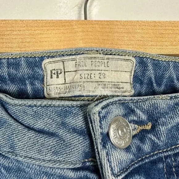 Free People High Rise Straight Leg Jeans Size 29 - Picture 4 of 5